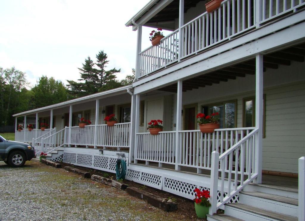 Bay Leaf Cottages & Bistro Lincolnville Buitenkant foto
